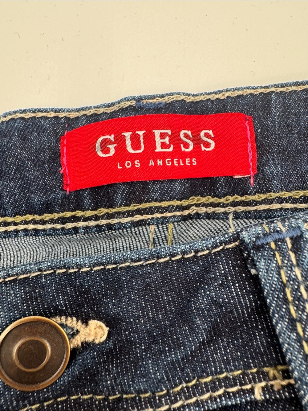 Guess Los Angeles Indigo Wash Cuffed Denim Shorts Rise 8.5" Inseam 3" Size 6 - Picture 6 of 13